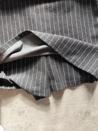 Vestito pantalone gessato manica lunga