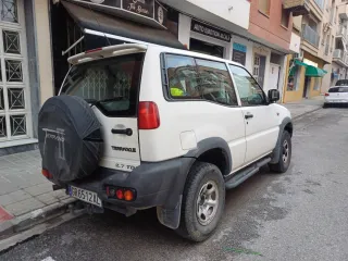 Nissan terrano 2.7 125cv