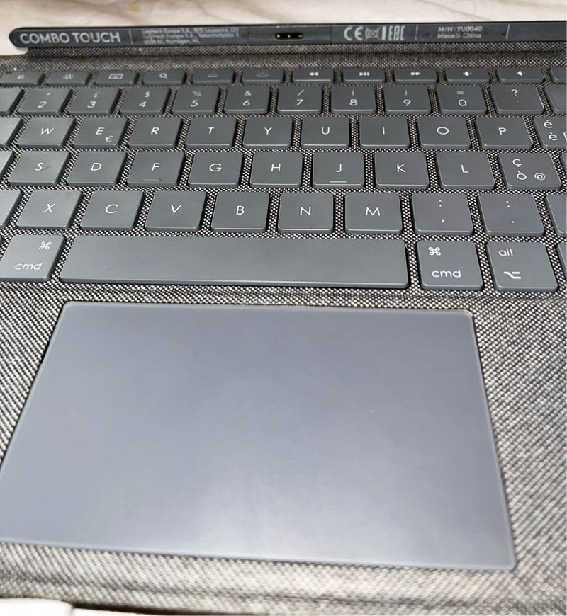 Teclado Logitech Combo Touch iPad 10.2 9ª Gen afbeelding 3