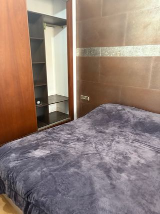 Piso con dos piscinas y dos pistas de pádel, zona