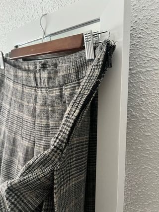 Falda Zara cuadros beige y gris