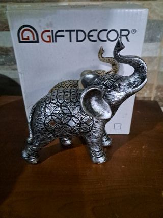 Elefante de la suerte plateado decorativo