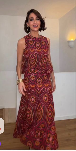 Look  falda y top bordado perforado zara