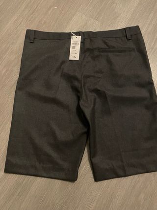 Pantaloni corti grigi nuovi per bambini (scuola)