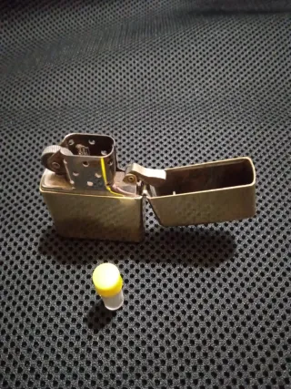 Accendino Zippo in Ottone Massiccio