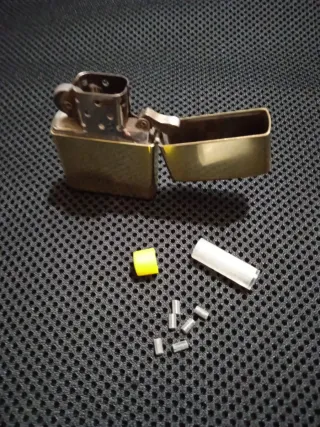 Accendino Zippo in Ottone Massiccio