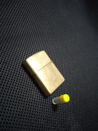 Accendino Zippo in Ottone Massiccio
