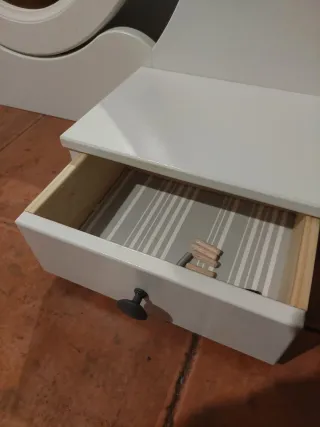 Tocador blanco Ikea con cajones