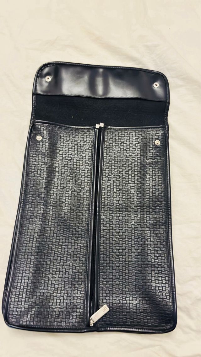 Pertegaz Guarda Camisas Negro