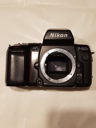 Fotocamera Nikon F801 + custodia subacquea Nexus