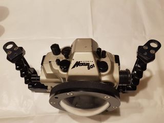 Fotocamera Nikon F801 + custodia subacquea Nexus