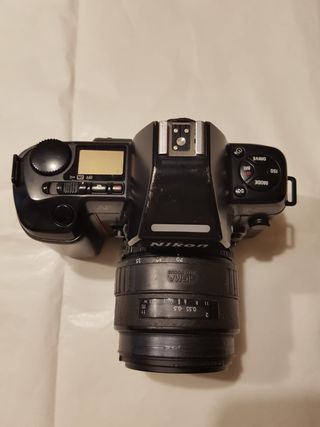 Fotocamera Nikon F801 + custodia subacquea Nexus