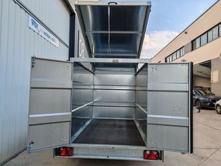 Alquiler de remolque cerrado 750 kg