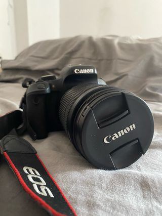 Cámara Canon T7i + Flash