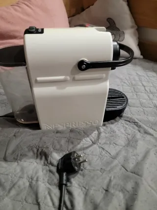 Cafetera Nespresso Krups Blanca