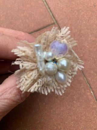 Anello vintage fatto a mano fiore in pizzo e perle