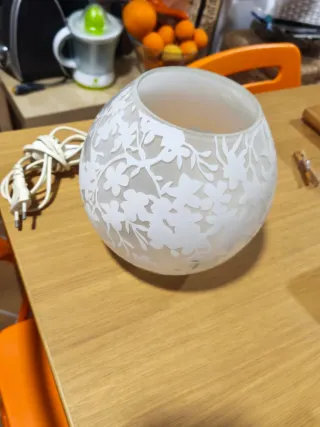 Lámpara de cristal con diseño floral