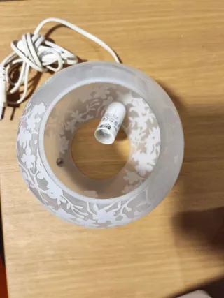 Lámpara de cristal con diseño floral