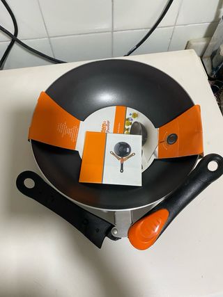 Sartén Wok Negro y Naranja