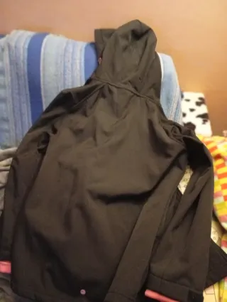 Chaqueta neopreno mujer negra y rosa talla poco