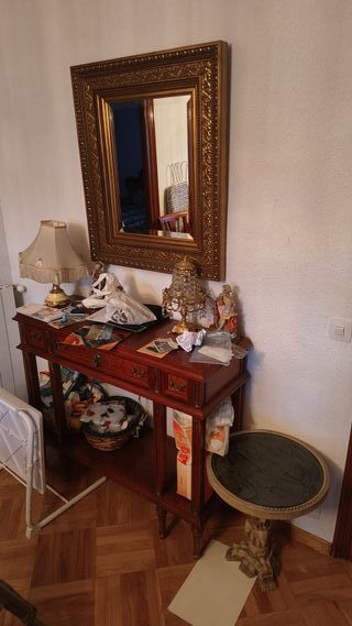 Recibidor de madera y cristal