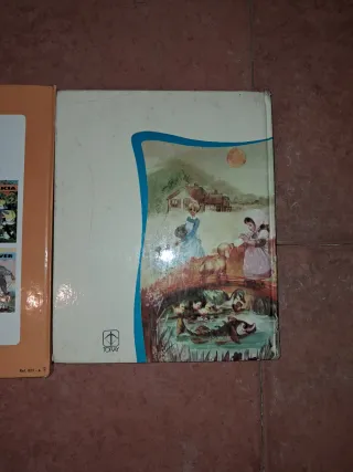 Lote dos libros antiguos infantiles