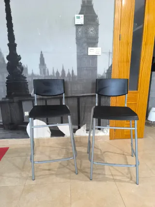 Juego de 2 Sillas Altas Metal y Plástico