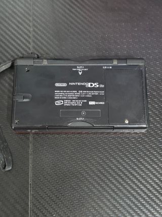 Nintendo DS Lite Crimson edition