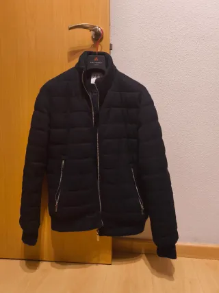 Cazadora acolchada Zara azul Talla M