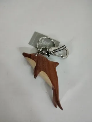 Llaveros de madera artesanales