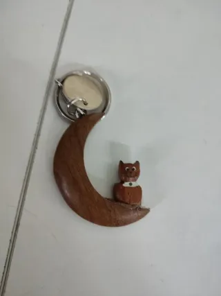 Llaveros de madera artesanales