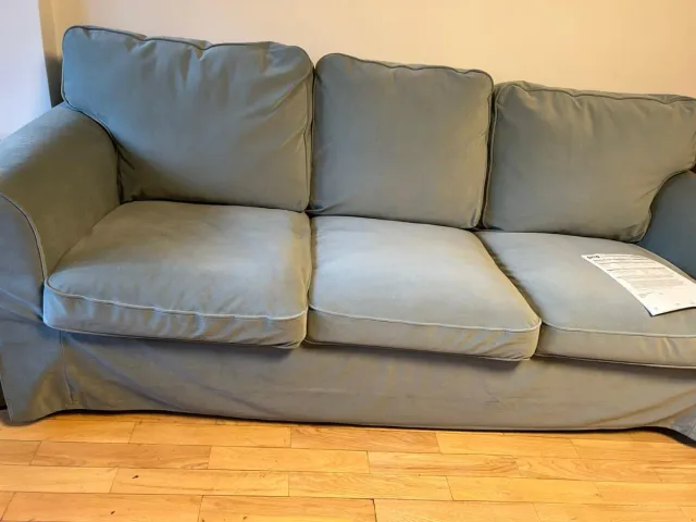 OPORTUNIDAD Sofá Ektorp Ikea 3 plazas verde grisác