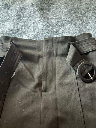 Falda Zara con cinturón