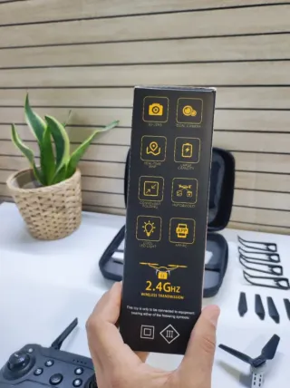 Dron con cámara blanco