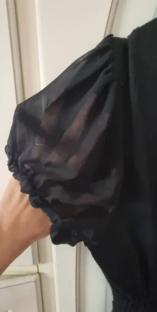 Camicetta nera stampa leopardata con cintura