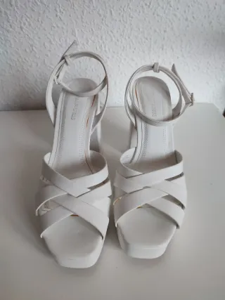 Zapatos de tacón ancho