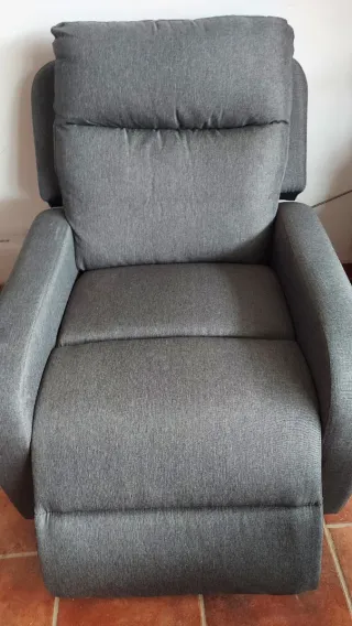 Poltrone relax grigi in tessuto, molto comode