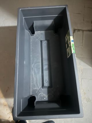 Mesa de cultivo gris