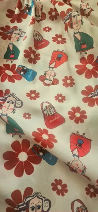 Camisa estampada con figuras