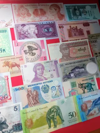 Lote di 40 Banconote del Mondo Tutte Diverse