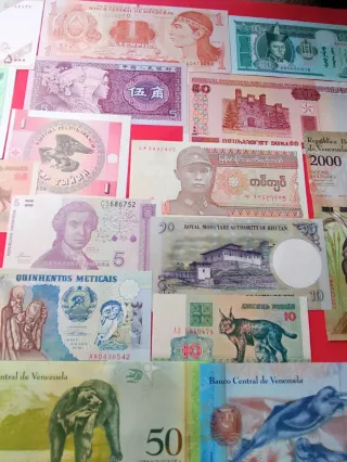Lote di 40 Banconote del Mondo Tutte Diverse