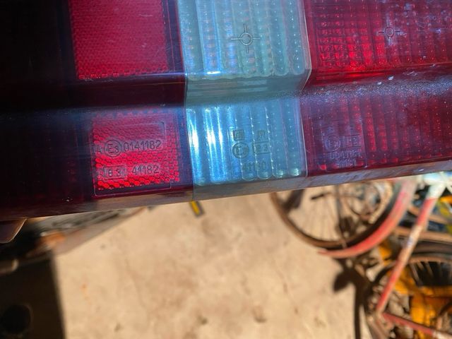 Piloto trasero izquierdo Ford Escort MKIII