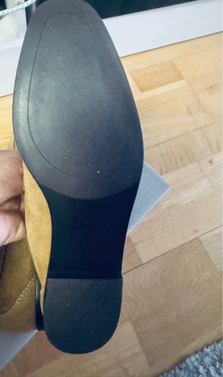 Mocasines Zara Beige con Hebilla Dorada