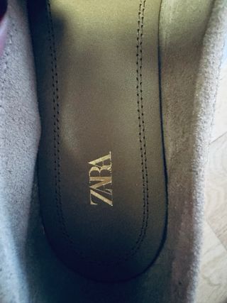 Mocasines Zara Beige con Hebilla Dorada