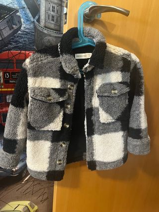 Camisa gruesa cuadros.