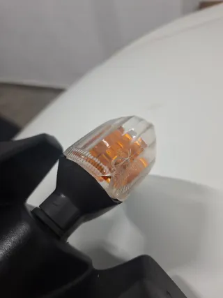 Portamatriculas Suzuki GSR 600 de origen