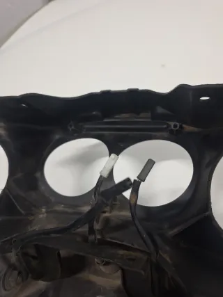 Portamatriculas Suzuki GSR 600 de origen