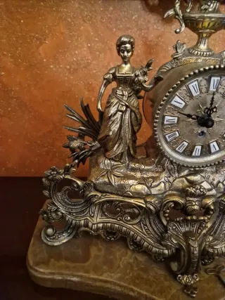 Reloj de Bronce Antiguo