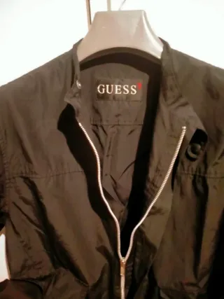 Giubbino nero con zip