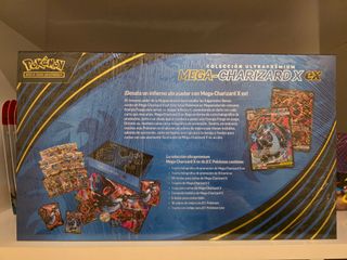 Caja Pokémon Mega-Charizard X EX